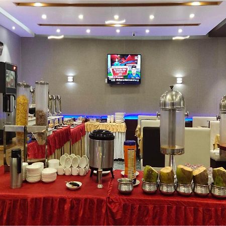 Hotel Orange International Surat Luaran gambar