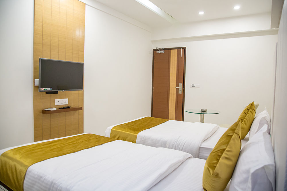Hotel Orange International Surat Luaran gambar