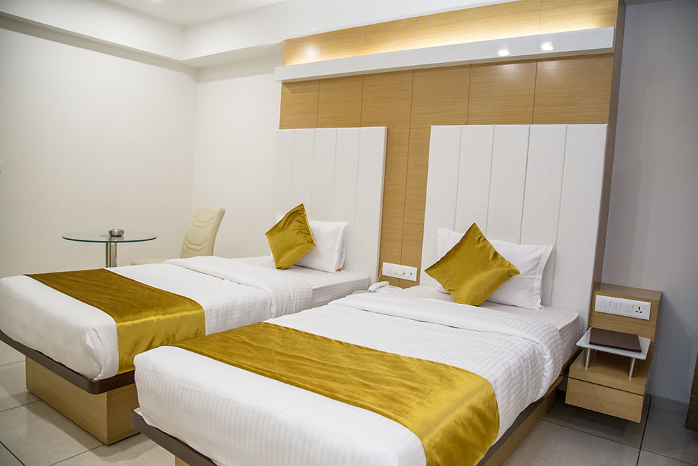 Hotel Orange International Surat Luaran gambar