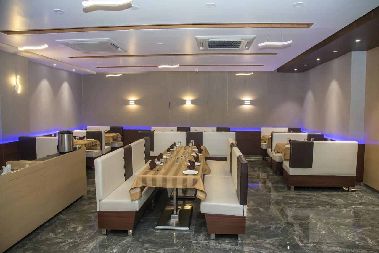 Hotel Orange International Surat Luaran gambar