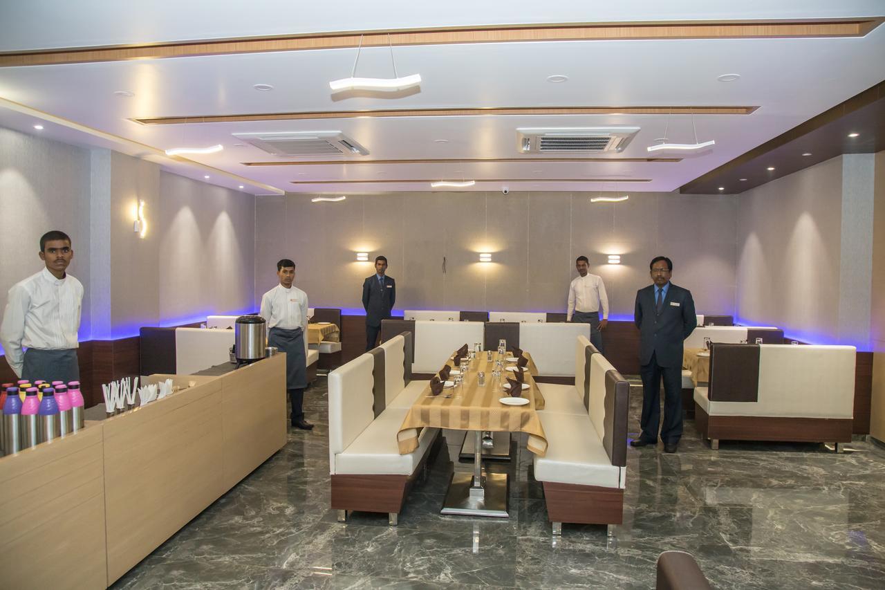 Hotel Orange International Surat Luaran gambar