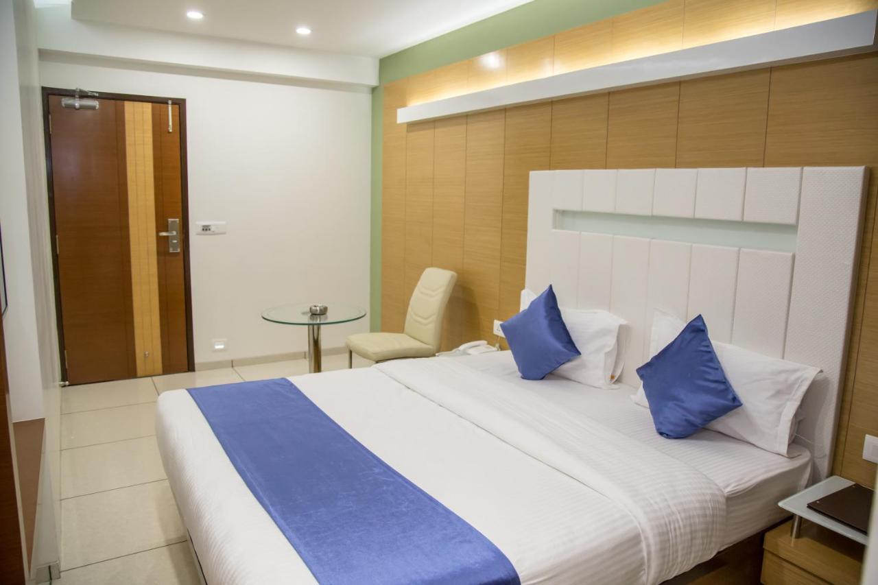 Hotel Orange International Surat Luaran gambar