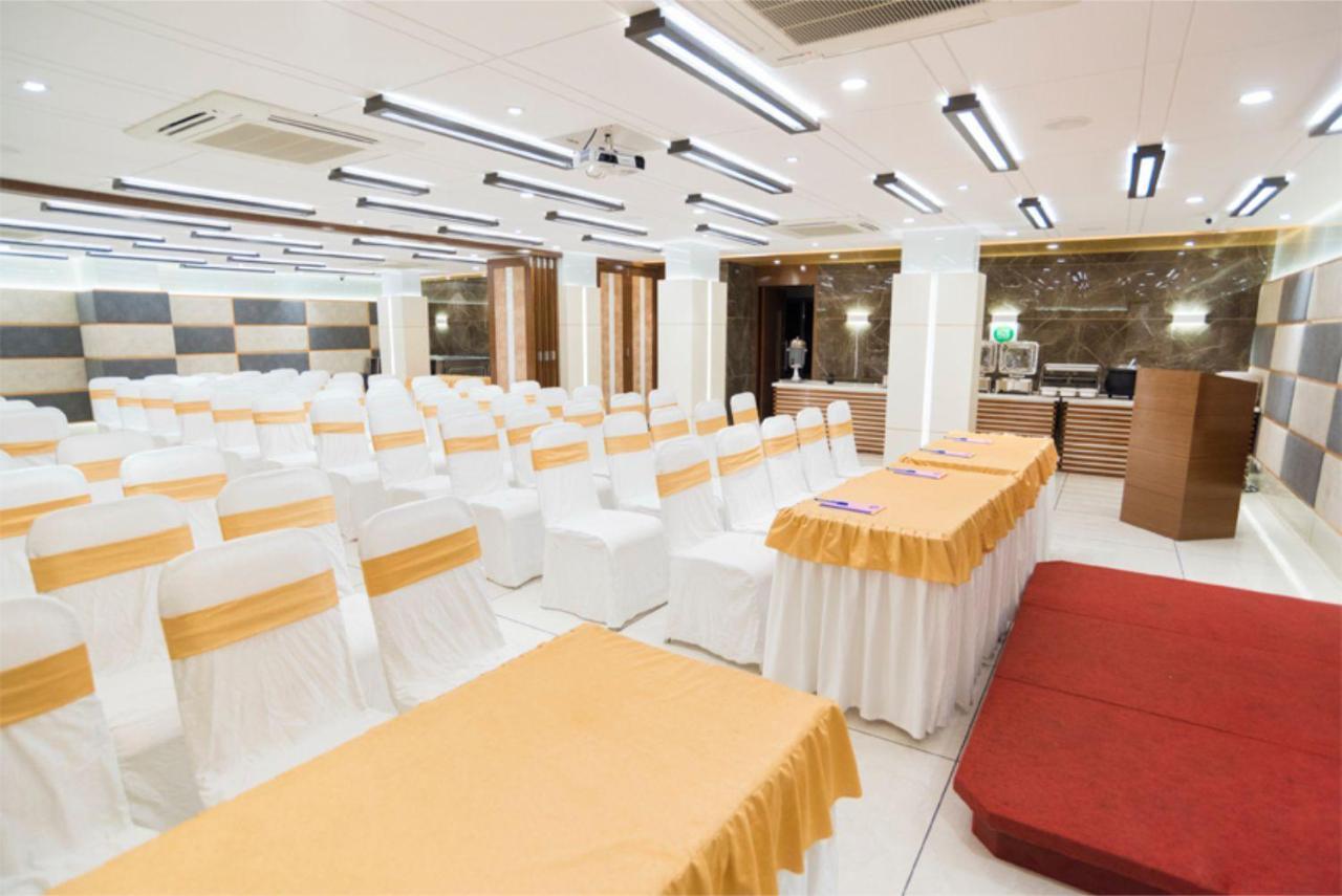 Hotel Orange International Surat Luaran gambar