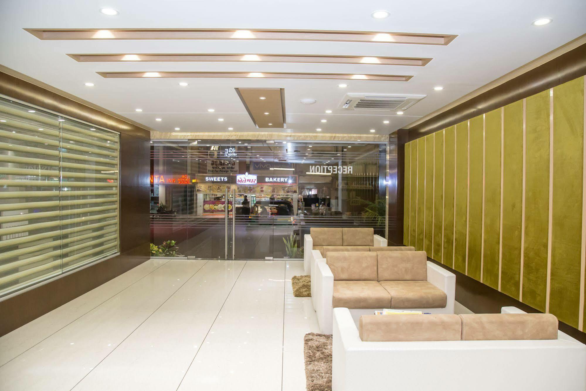 Hotel Orange International Surat Luaran gambar
