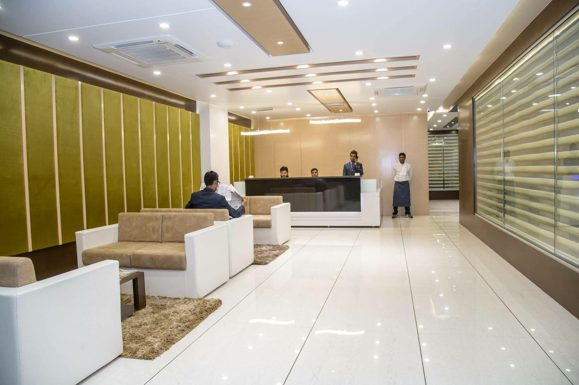 Hotel Orange International Surat Luaran gambar
