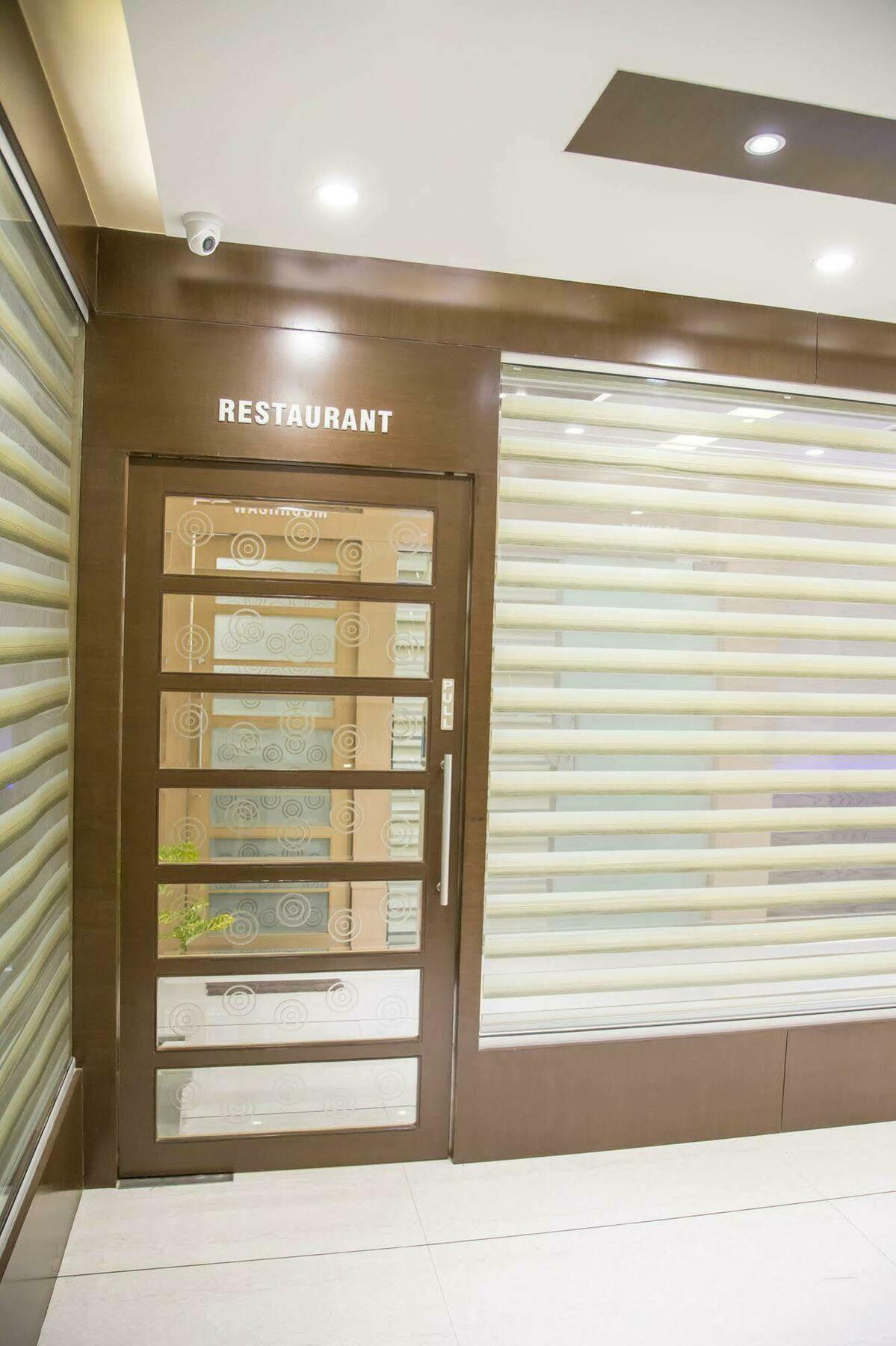 Hotel Orange International Surat Luaran gambar