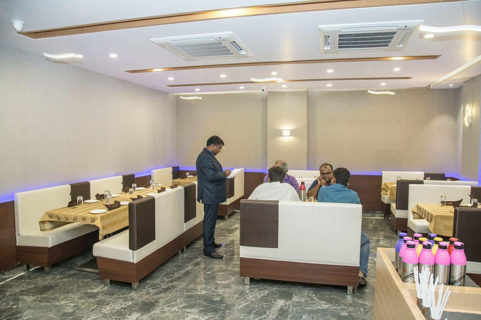 Hotel Orange International Surat Luaran gambar