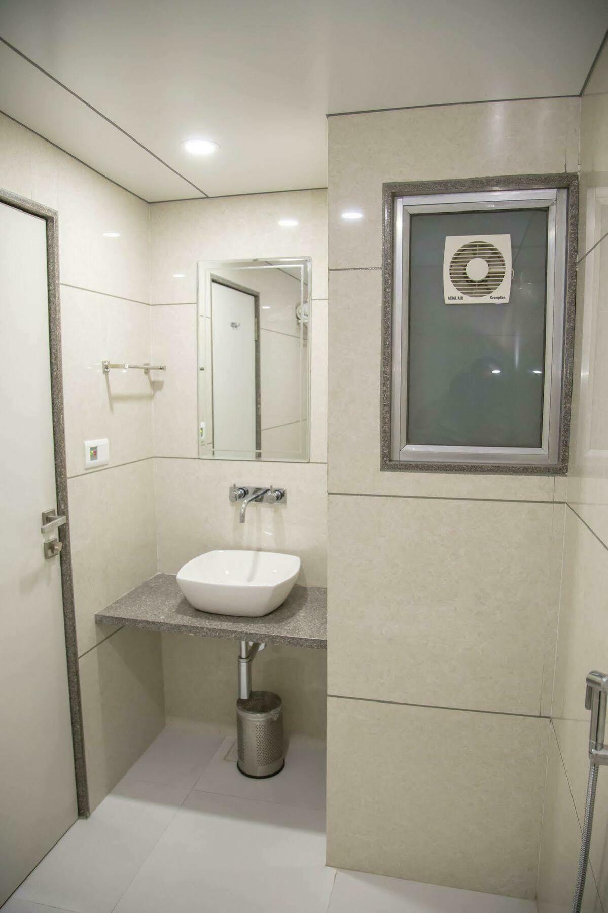 Hotel Orange International Surat Luaran gambar